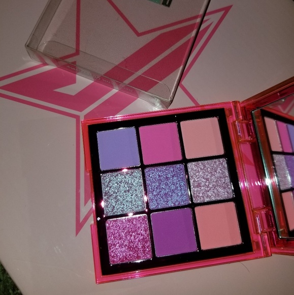 🆕️Huda Neon Obsessions Palette - Picture 2 of 5